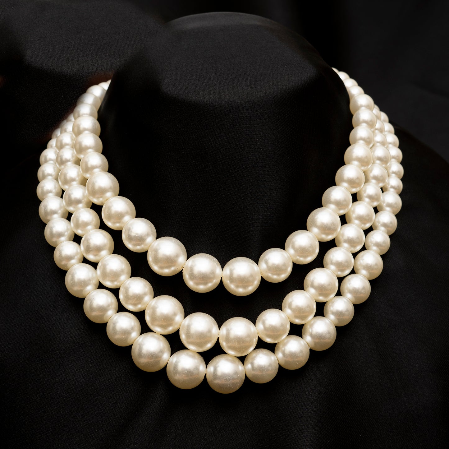 Pearls n Pearls Necklace Set (Earrings included)
